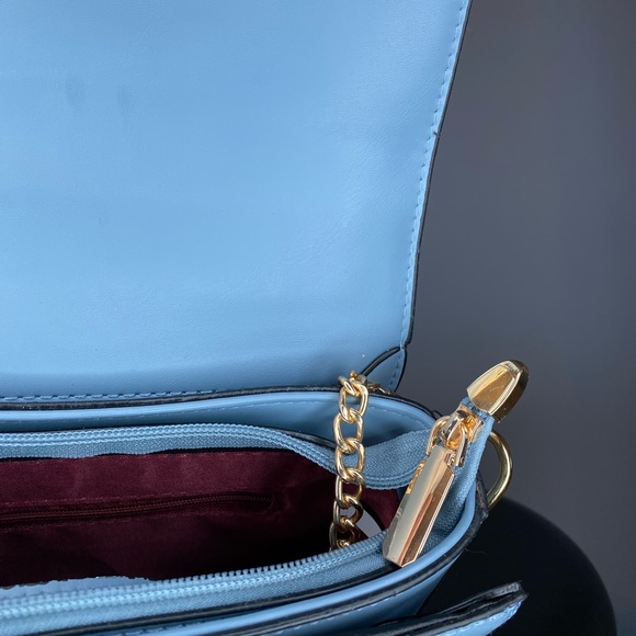 2-in-1 Blue Detachable Cross-Body Purse with Gold Chain/details | Red Interior - Picture 12 of 17